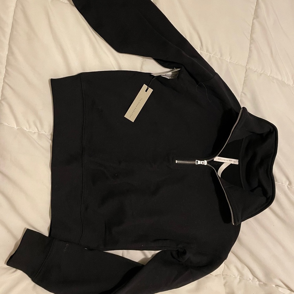 Aritzia sweatshirt